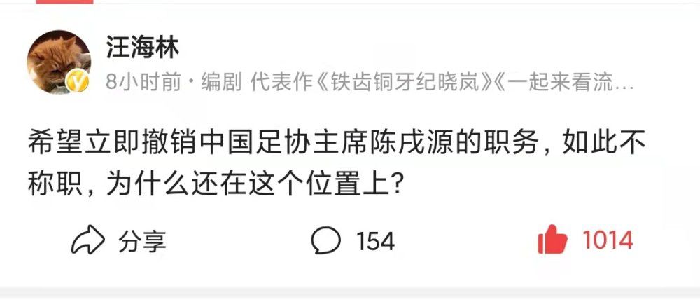 美女扒开双腿让男人捅